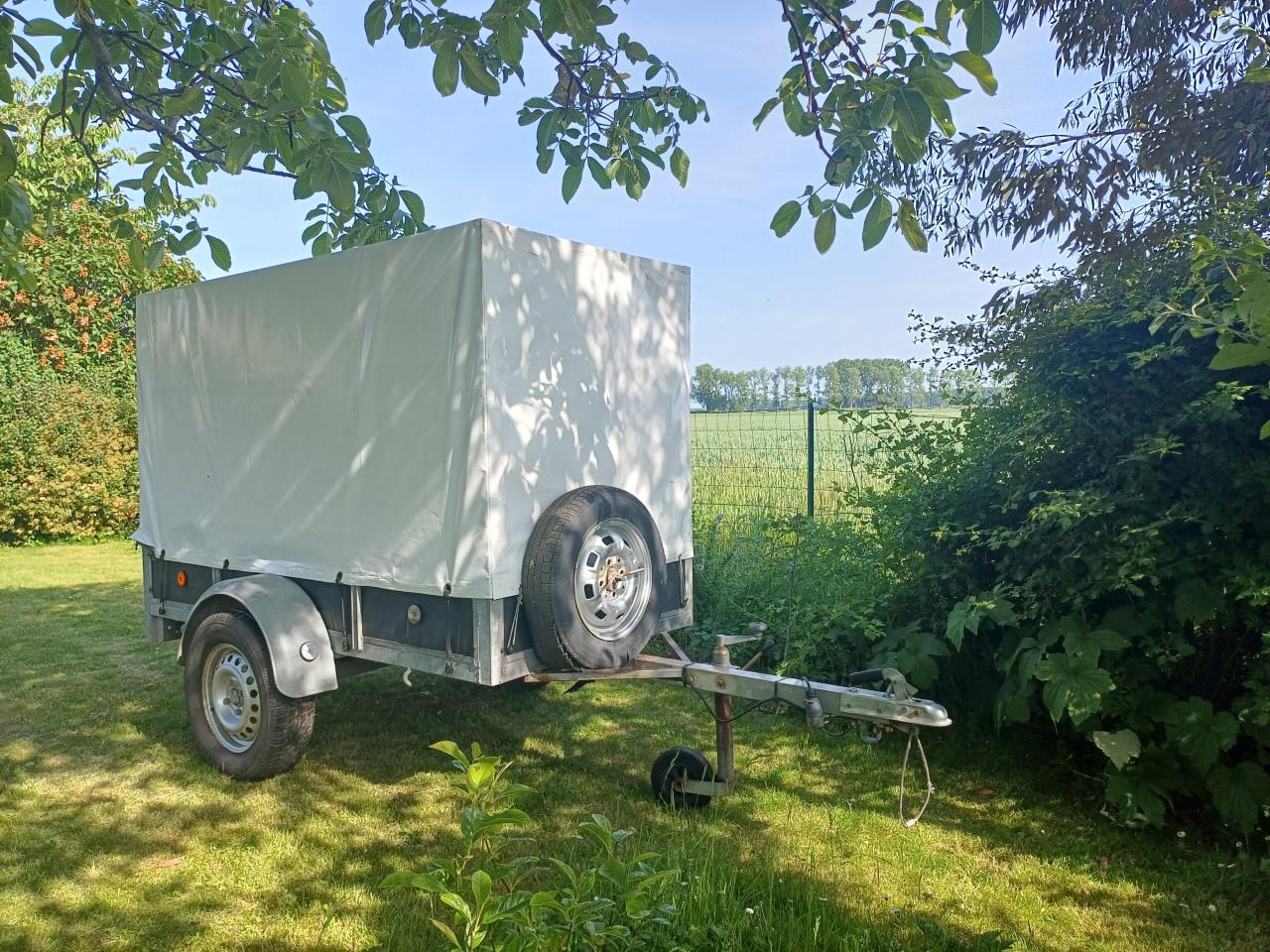 Aanhangwagen met huif