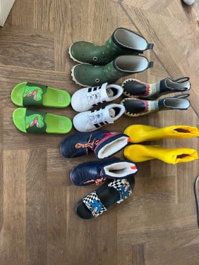 Kinder laarzen schoenen slippers snowboots