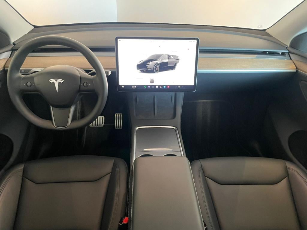 Tesla Model Y long range awd 75 kwh