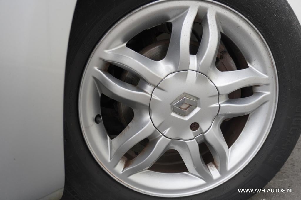 Renault Clio 1.2-16v business line