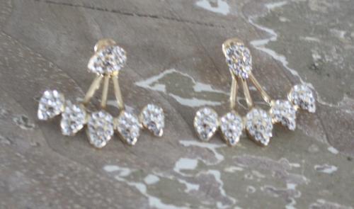 Goud kleurige oorhangers met steentjes