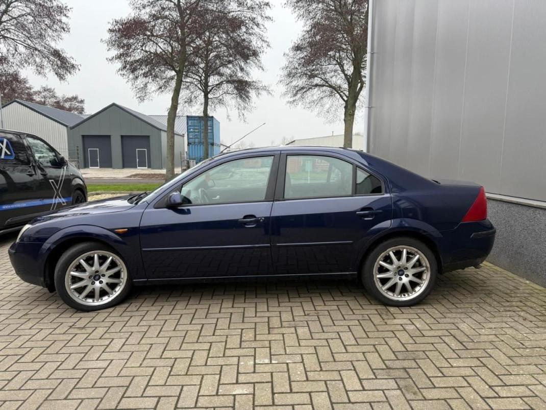 Ford Mondeo 2.0-16V Trend Automaat