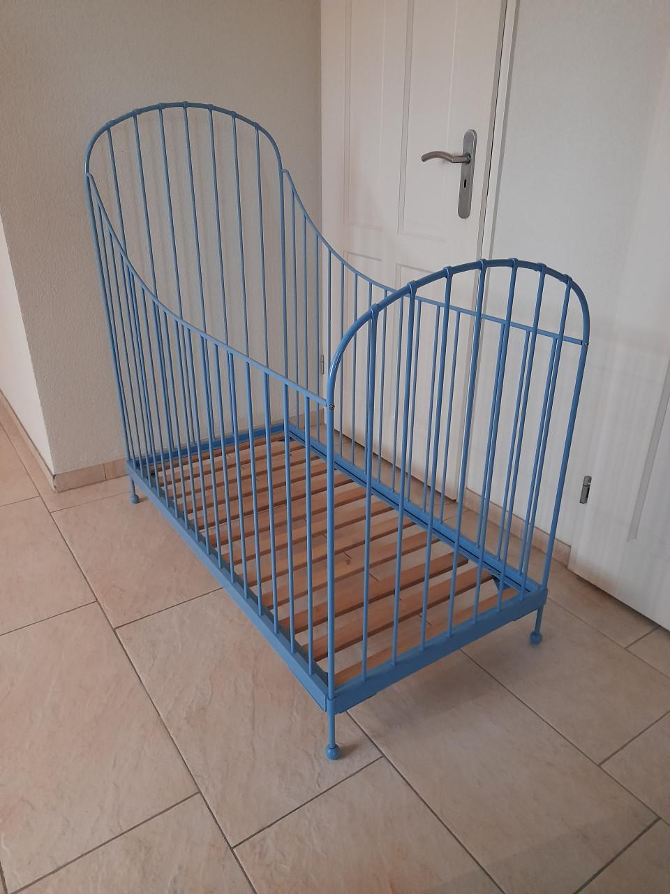 Jickerson ledikantje (in goede nette staat ) in hoogte verstelbaar!