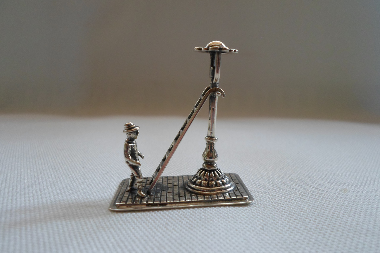 Zilver Miniatuur Man Trap Lantaarnpaal