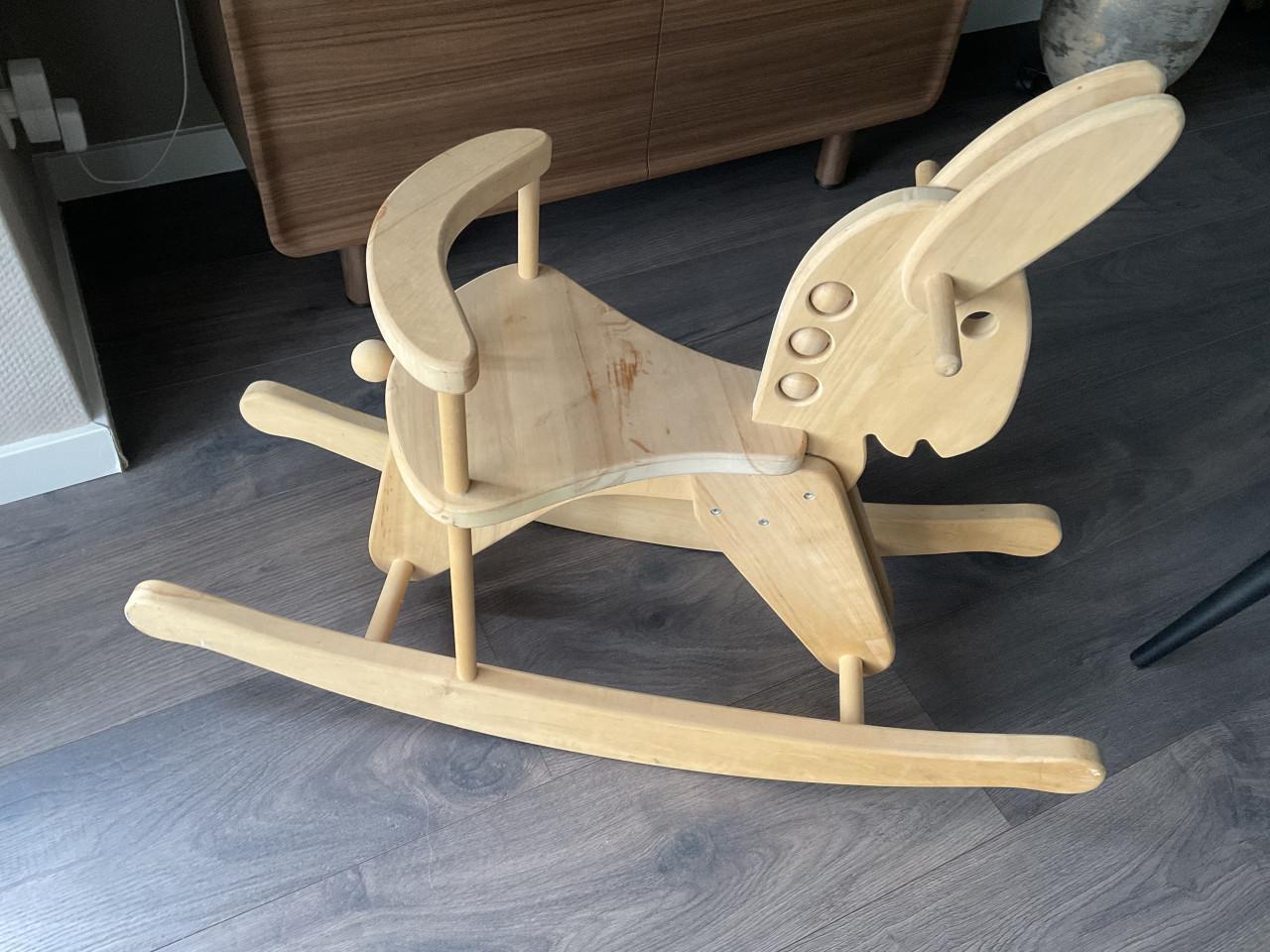 Houten hobbelpaard
