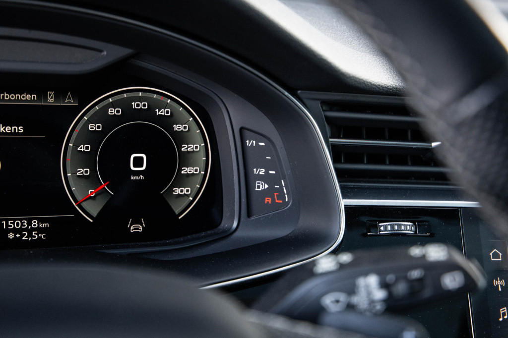 Audi Q7 sq7 s-line grijs kenteken 3x s-line / 360 camera / adaptive cruise 
