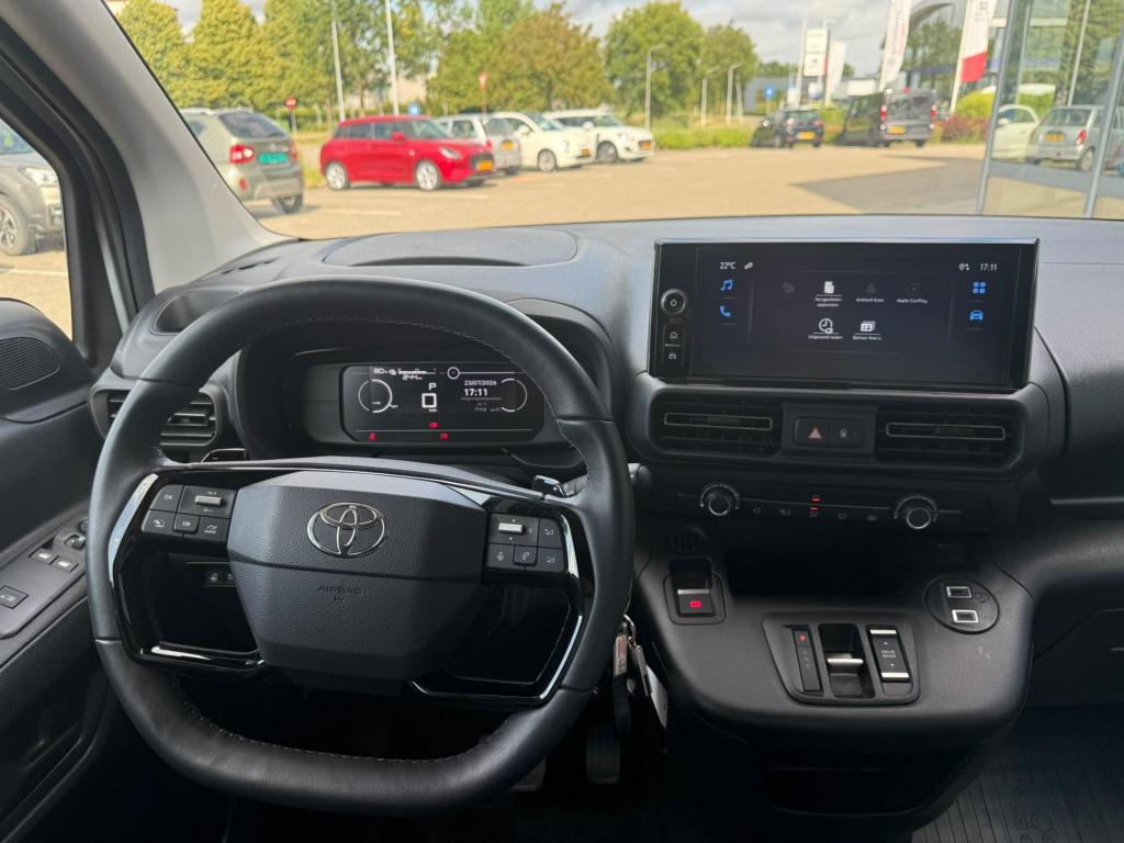 Toyota Proace city electric challenger 50 kwh