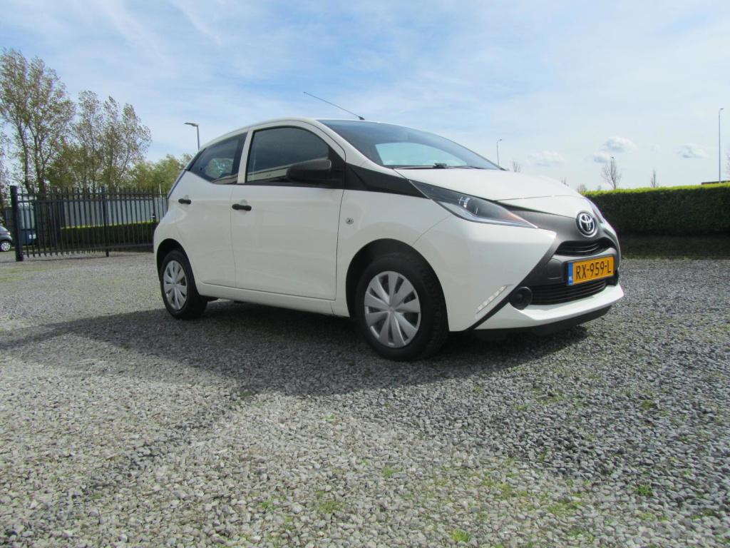 Toyota Aygo 1.0 vvt-i x-fun | 5 deurs | airco | bluetooth