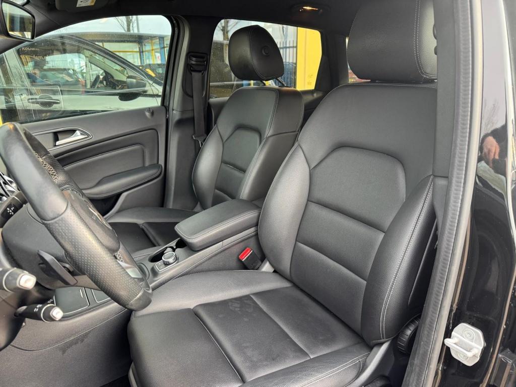 Mercedes-Benz B-Klasse 180 activity edition | leer | automaat |