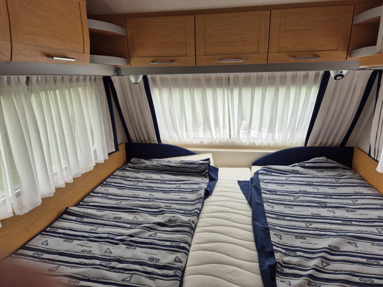 Zeer complete caravan Knaus Azur