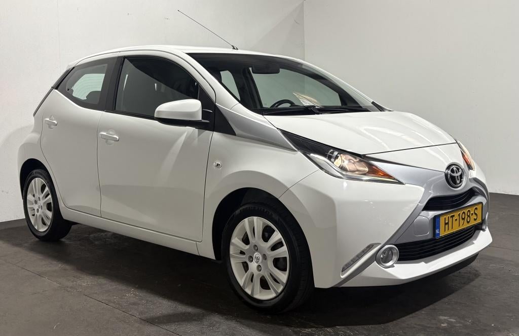 Toyota Aygo 1.0 vvt-i x-pure | lichtmetaal | airco |