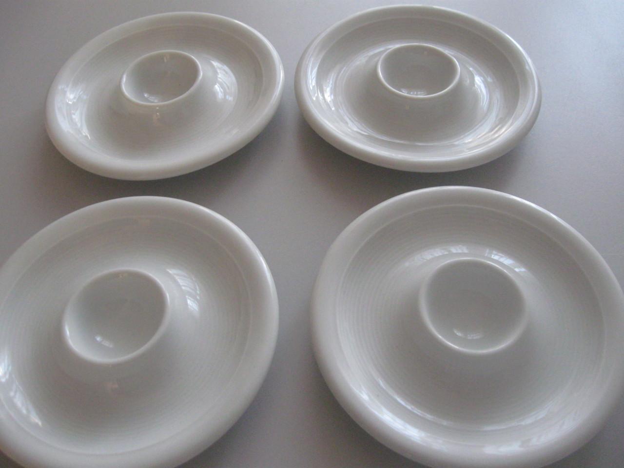 4 Aardewerk eierdopjes