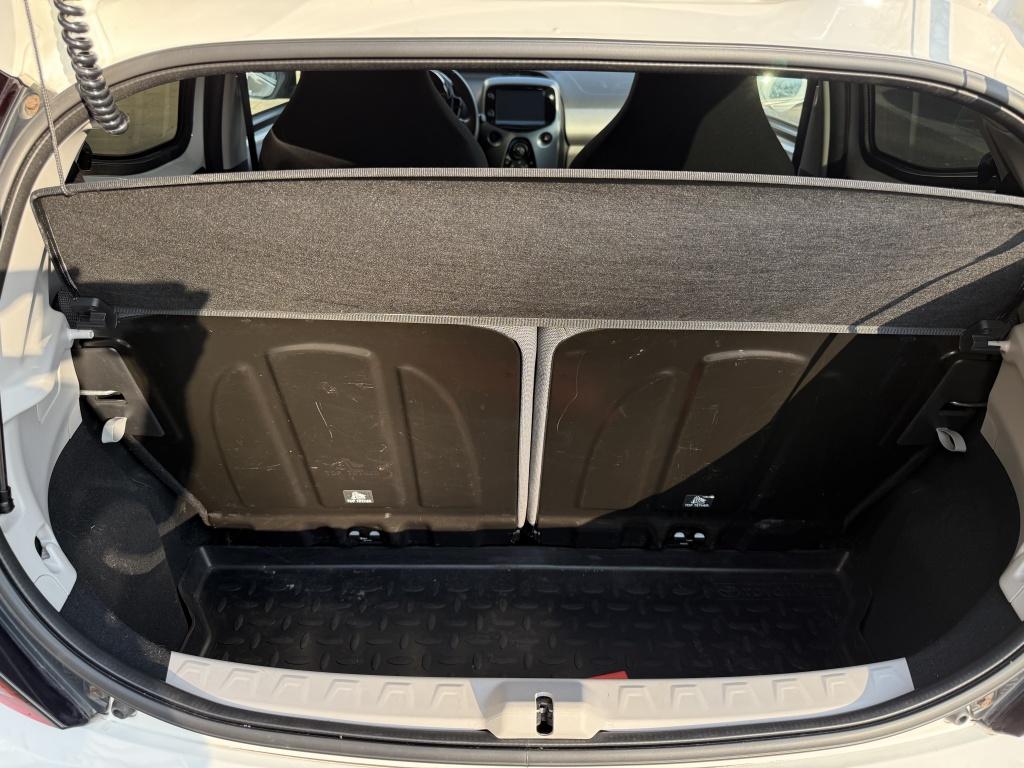 Toyota Aygo 1.0 x-play - 22.000km - dealeronderhouden - carplay -