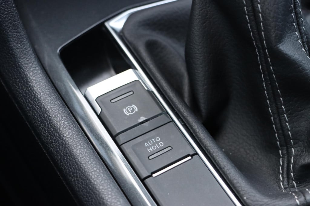 Volkswagen Tiguan 1.4 tsi ehybrid r-line business + 245pk dsg6