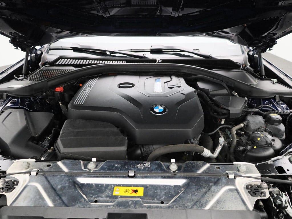 BMW 3-serie touring 330e business edition plus | automaat | navigatie | app