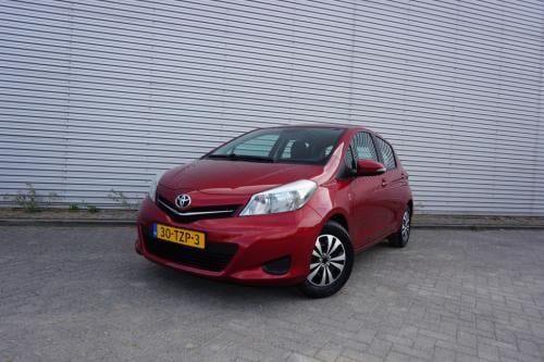 Toyota Yaris 1.0 vvt-i aspiration airco / navi / camera / bt / elektr. rame