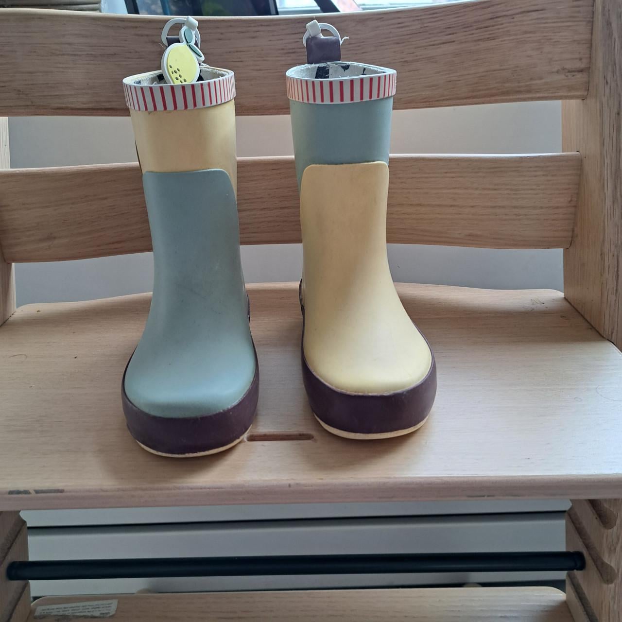 Regenlaarsjes maat 24