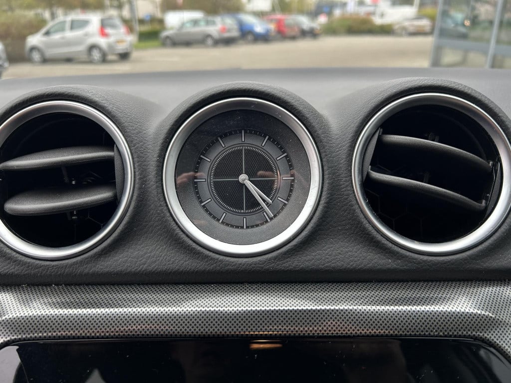 Suzuki Vitara 1.4 boosterjet style smart hybrid