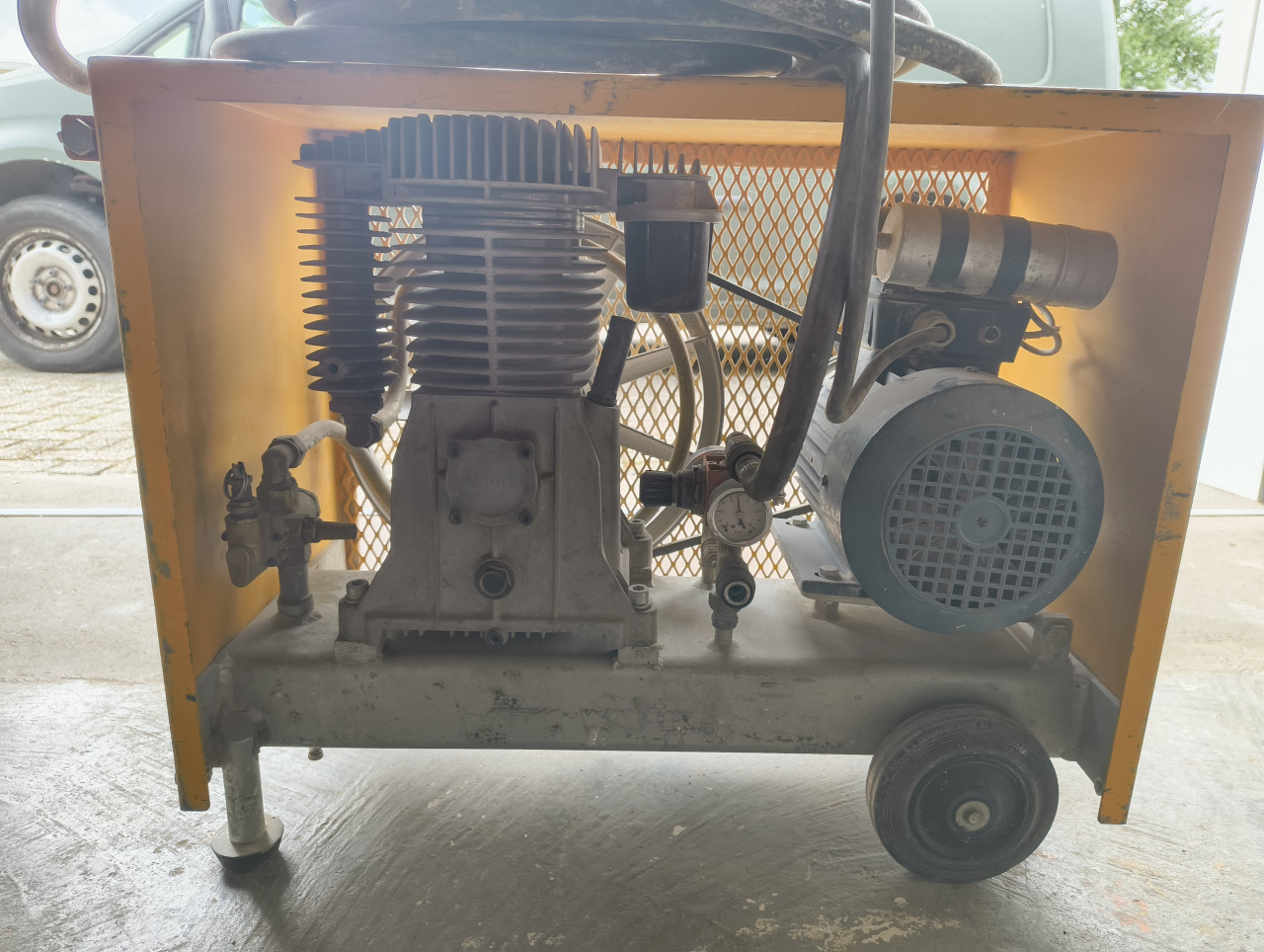 Hama compressor 230v inclusief luchtslang