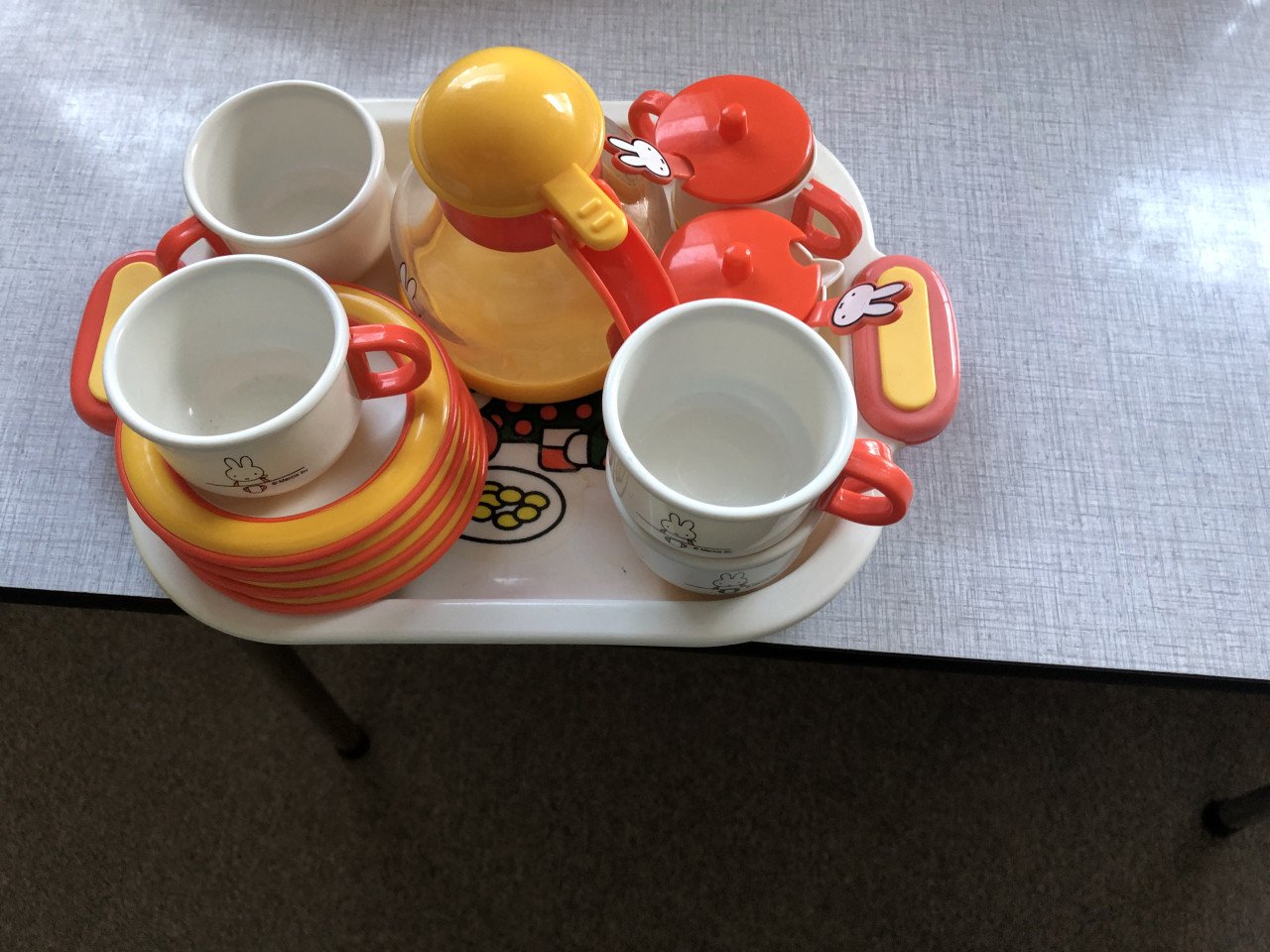Nijntje serviesje met dienblad en pickmand FP