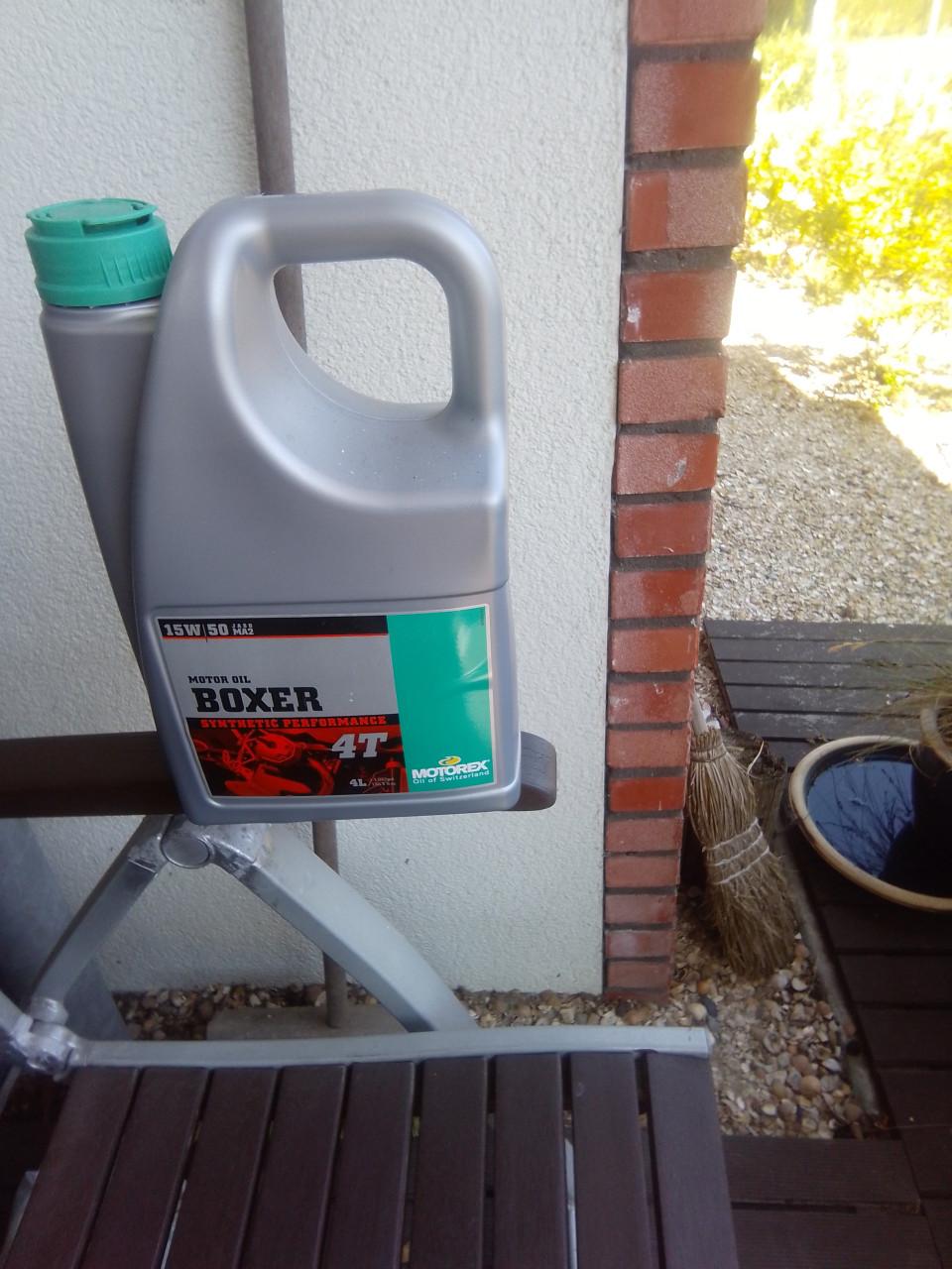 Motor olie voor de boxer nieuw in de doos