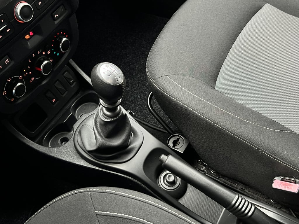 Dacia Duster 1.2 tce 4x2 lauréate | airco | cruise control | trekhaak