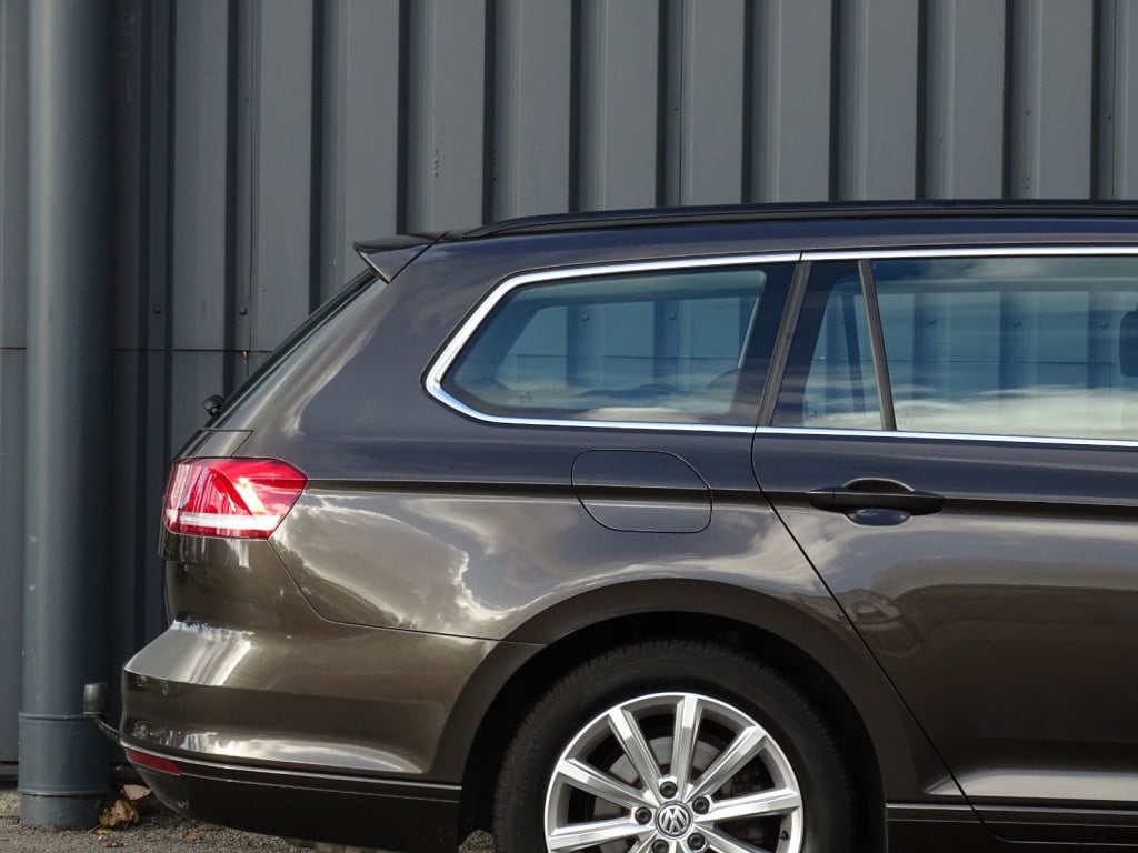 Volkswagen Passat variant 1.4 tsi act highline business automaat | pano | c
