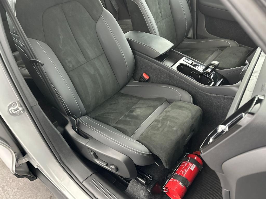 Volvo XC40 t4 211pk recharge ultimate dark | pano| adap.cruise| trekhaak| c