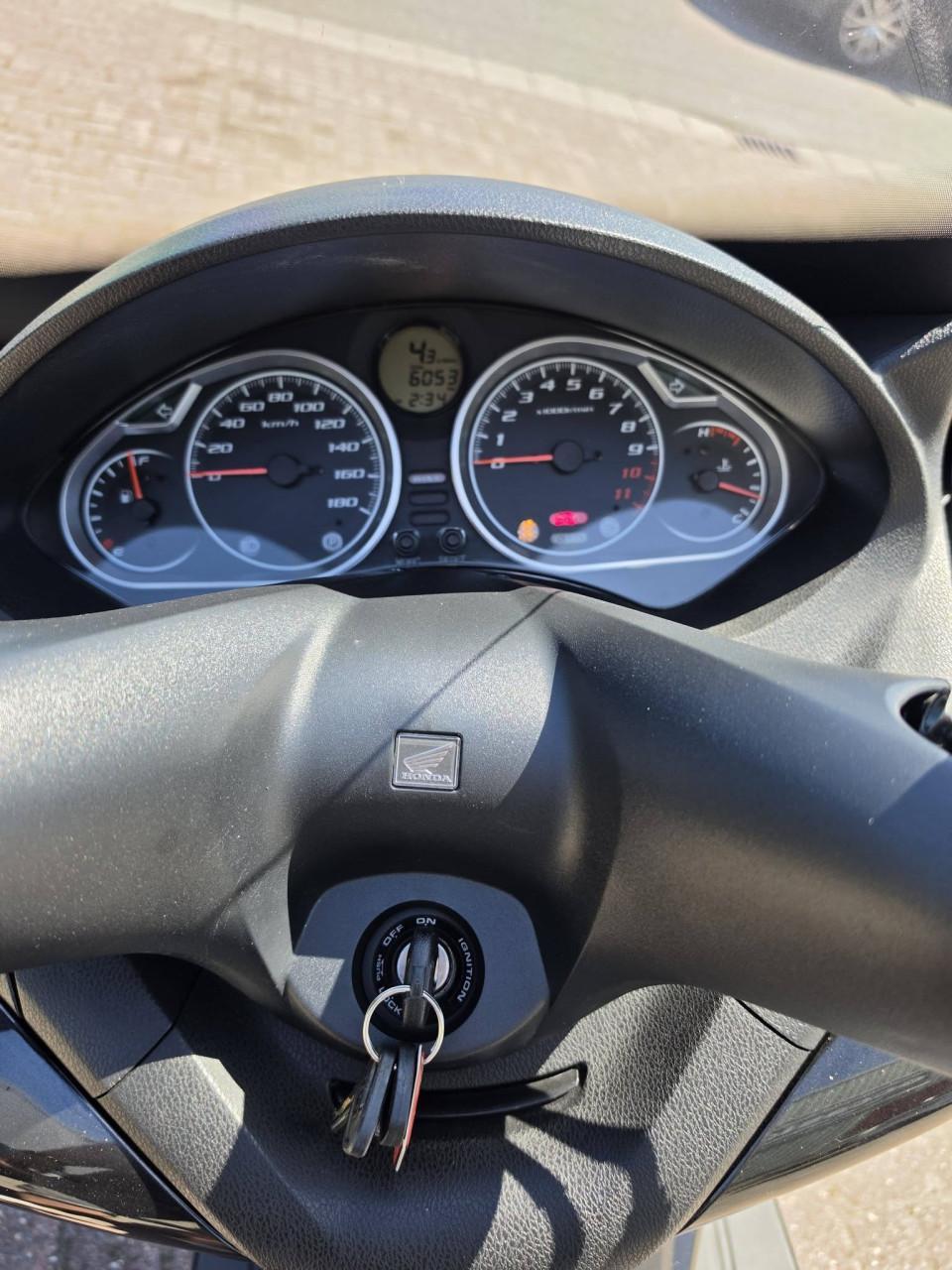 Zeer nette Honda Silver Wing SWT 400 29kw km6000