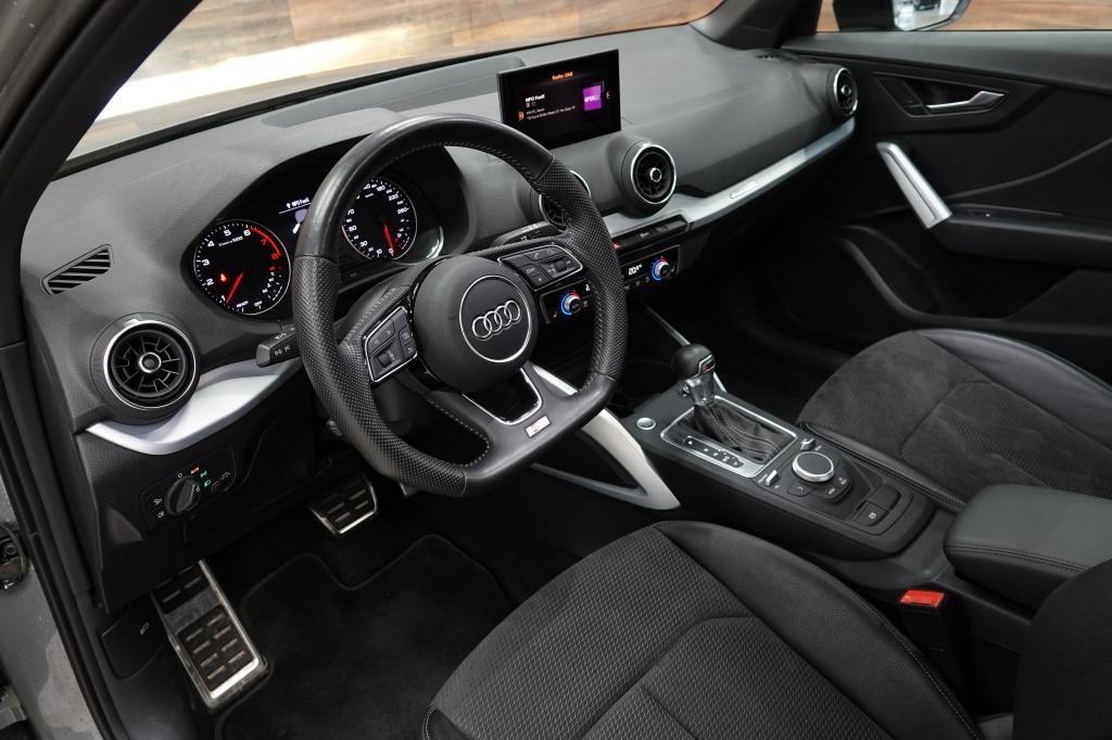 Audi Q2 40 tfsi | s line | pano | pdc | cruise |