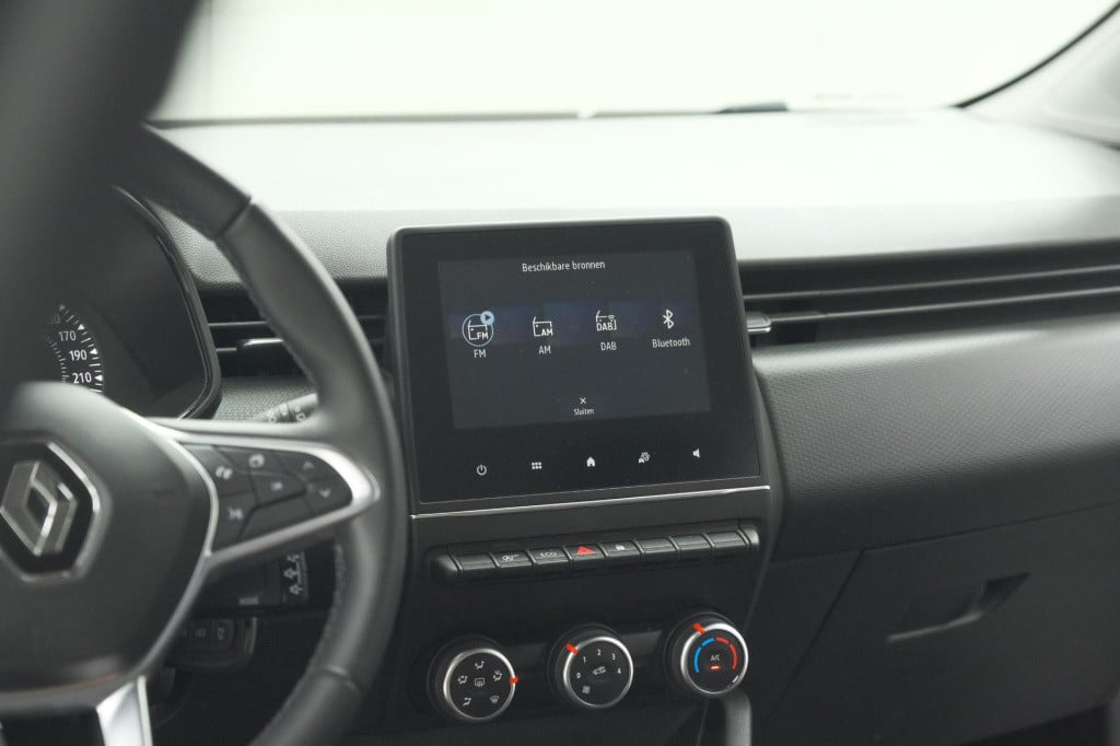 Renault Clio tce 90 equilibre | parkeersensoren | apple carplay | cruise co