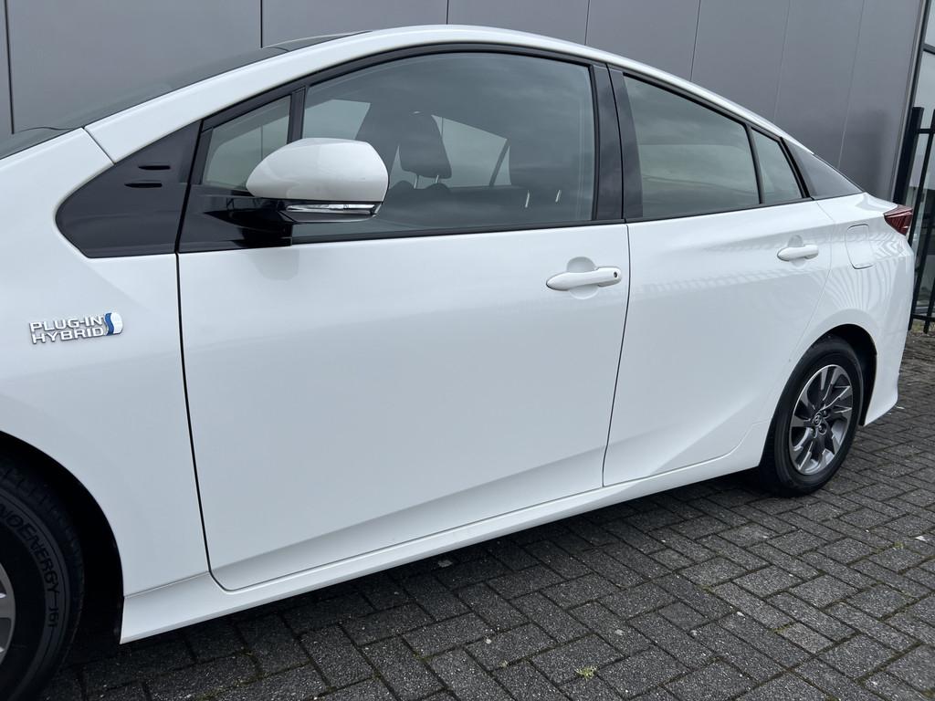Toyota Prius 1.8 plug-in executive
