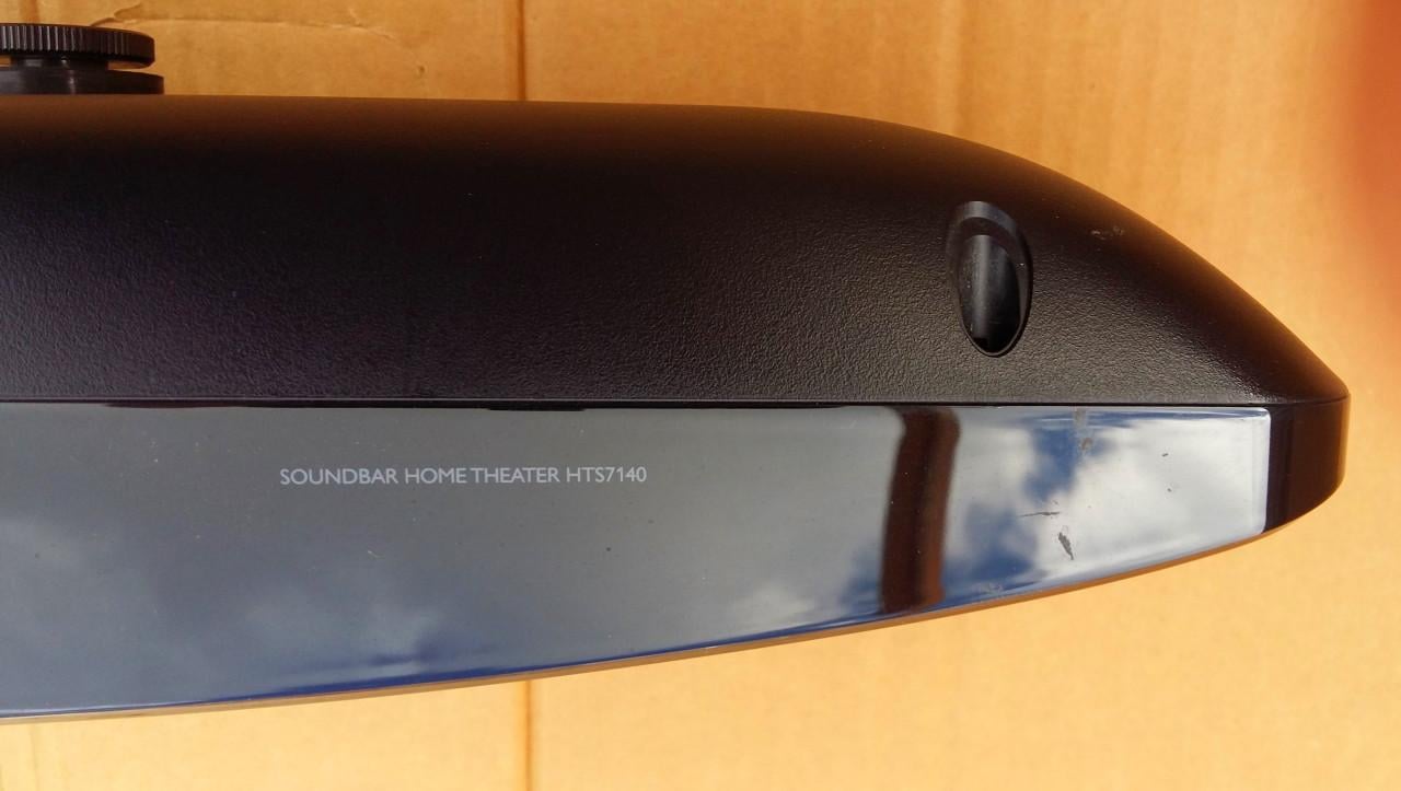 Philips HTS7140 Soundbar - Lees tekst