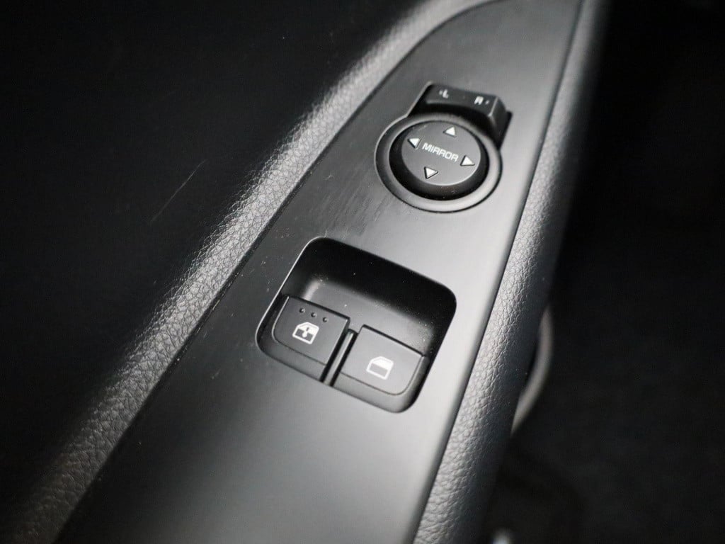 Kia Stonic 1.0 t-gdi mhev dynamicline | camera | dab | apple carplay | airc