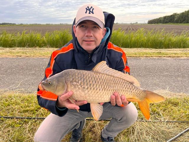 €17,50 voor een jaarvissen met 2 hengels in een zeer mooie Karper gebied.