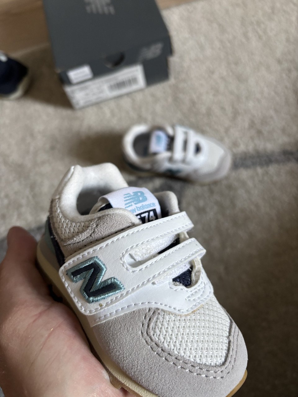 New balance sneakers maat 18 baby