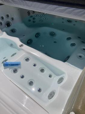 Balboa jacuzzi met verlichting