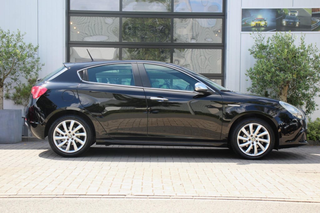 Alfa Romeo Giulietta 1.4 t turbo turismo - leder - cruise - clima - stoel v