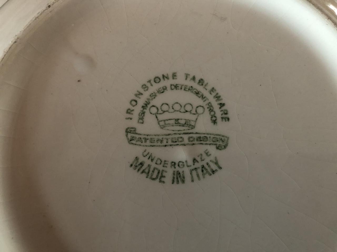 2 schalen voor oliebollen