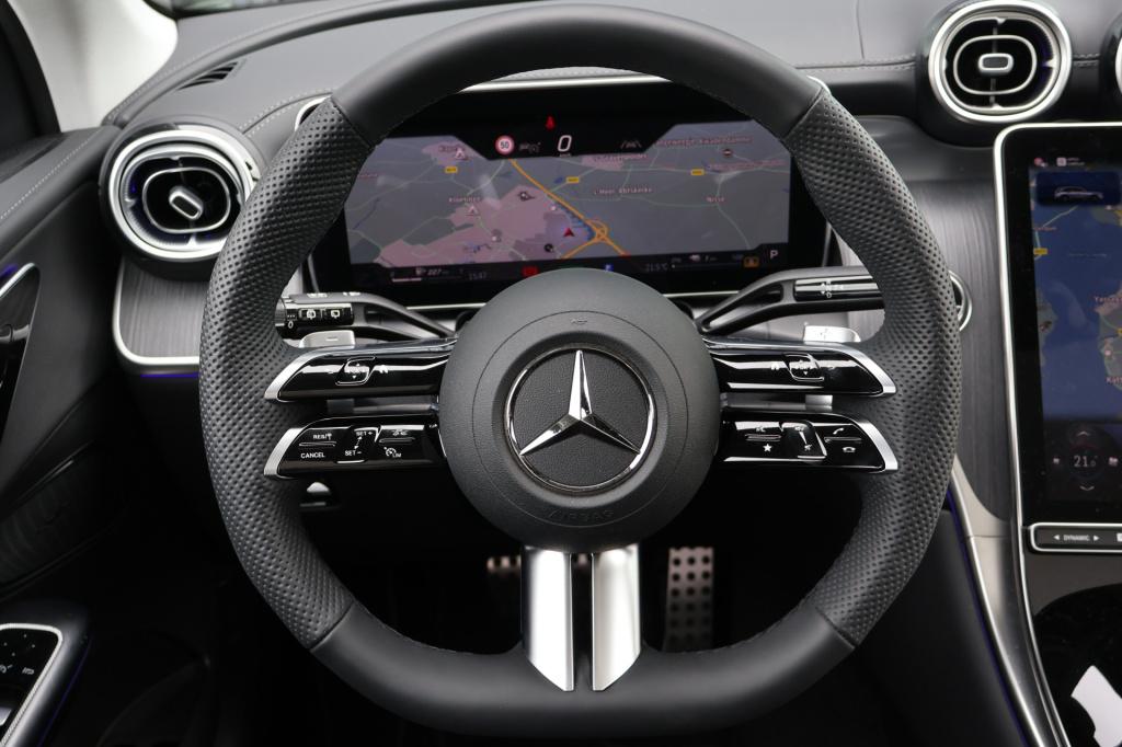 Mercedes-Benz Glc 300e 4matic amg l airmatic l gestuurde achteras l panoram