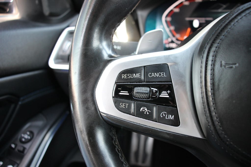 BMW 3-serie touring 320i high executive m pakket | pano | laser | leder