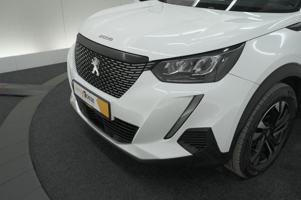 Peugeot 2008 puretech 130 eat8 allure | parkeersensoren | navigatie | apple