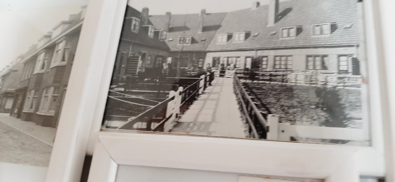 Foto collage met 10 prenten Den haag