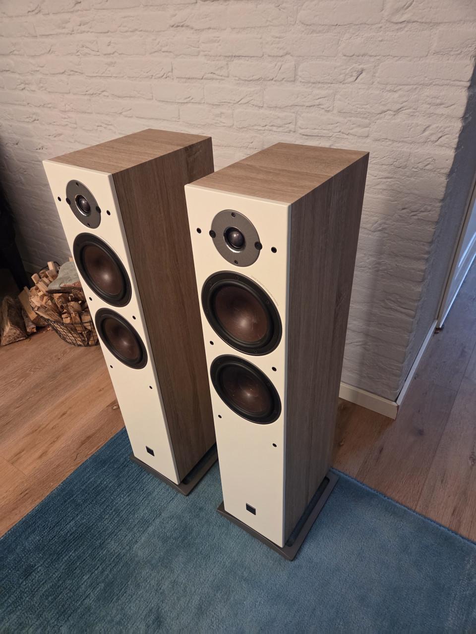 Dali Oberon 7 Speakers