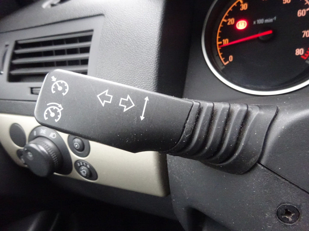Opel Astra gtc 1.8 business airco / elektr. ramen / cruise control / nap
