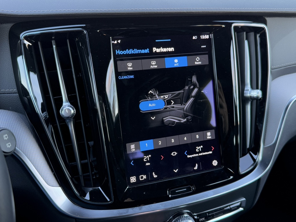 Volvo V60 t6 recharge 398pk ultra dark| panodak| adap.cruise| 360camera