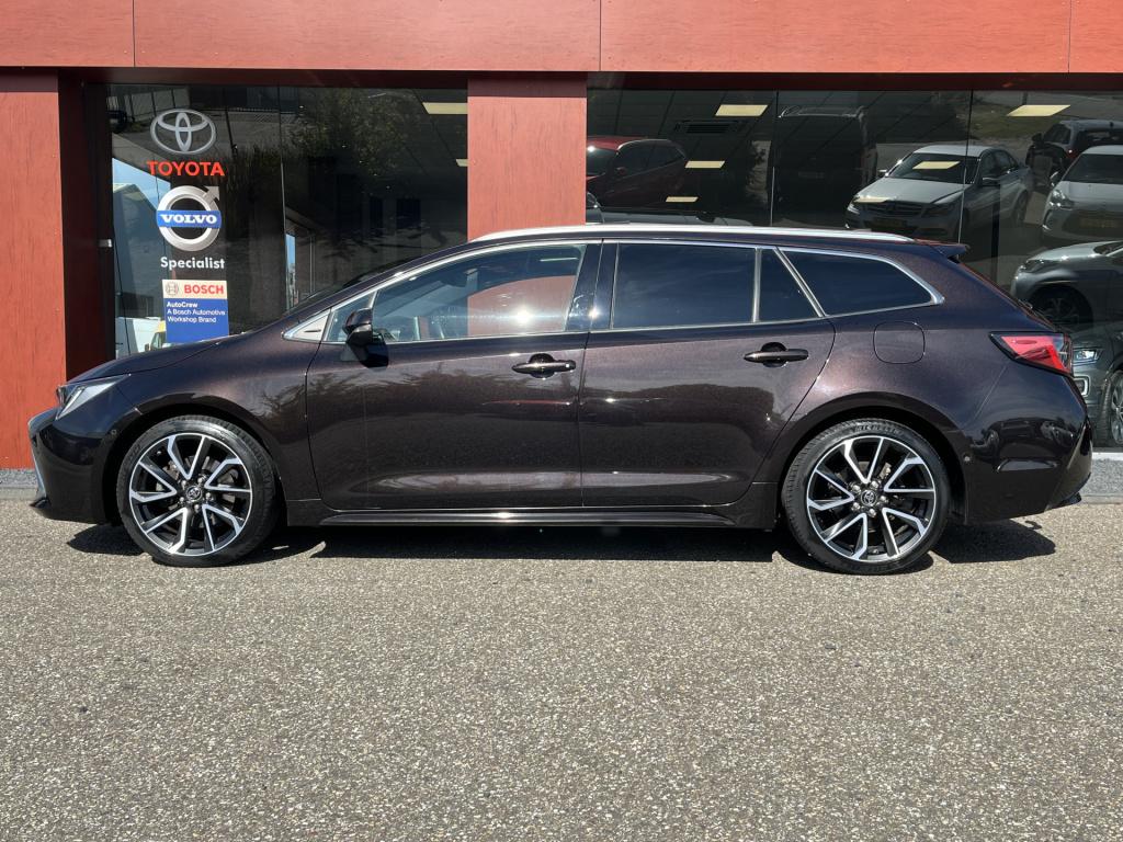 Toyota Corolla Touring Sports 2.0 hybrid executive | trekhaak | pano | nav!