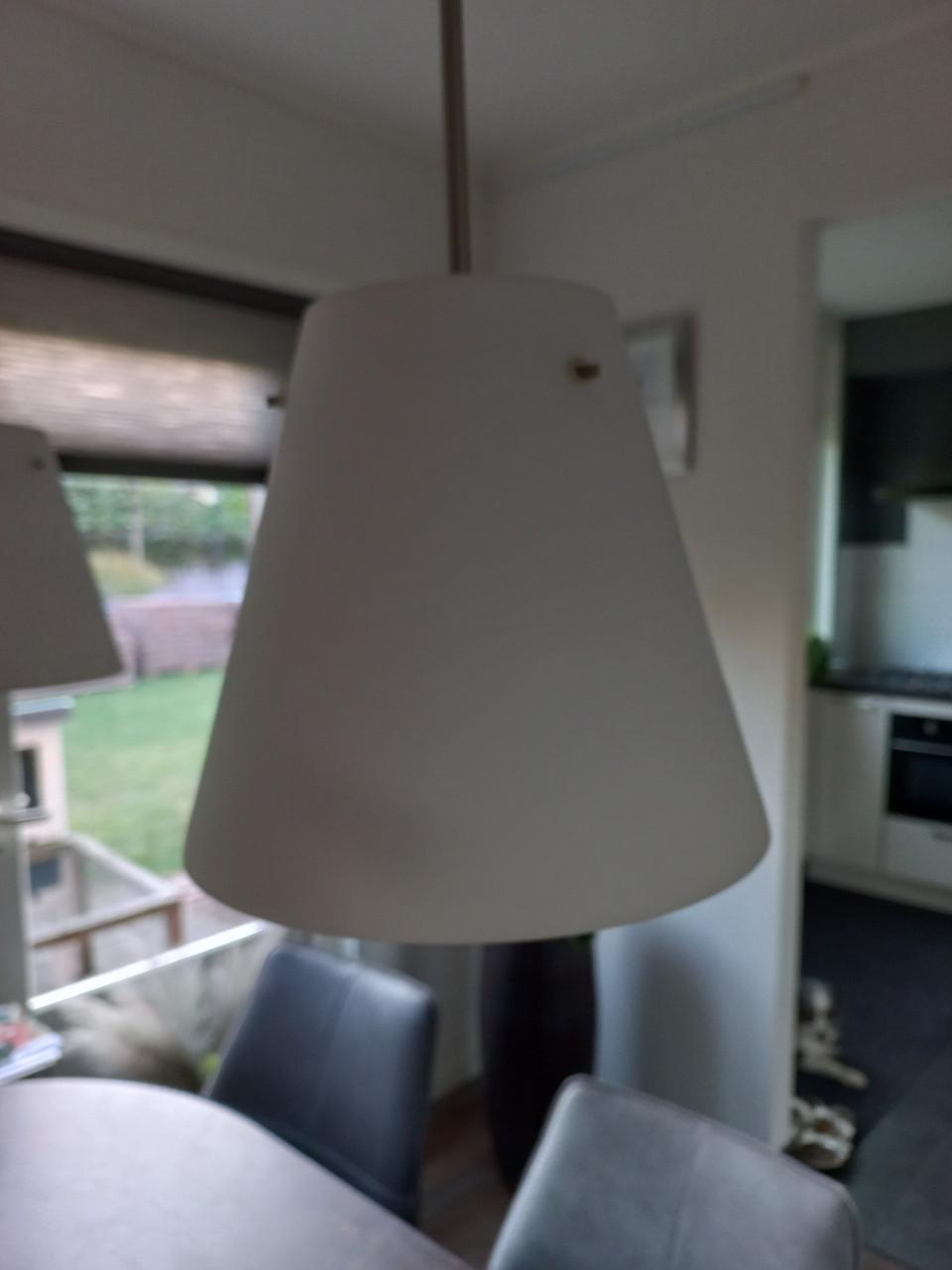 Hanglampen voor boven eettafel