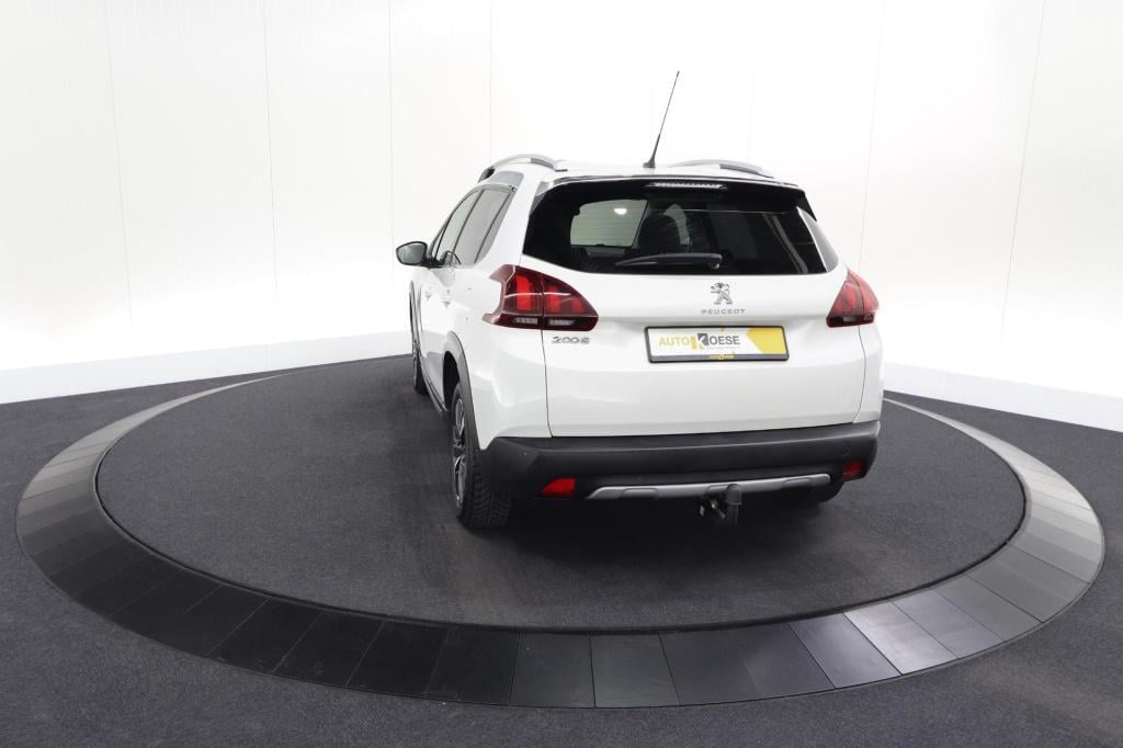Peugeot 2008 puretech 110 eat6 allure | trekhaak | apple carplay | parkeers