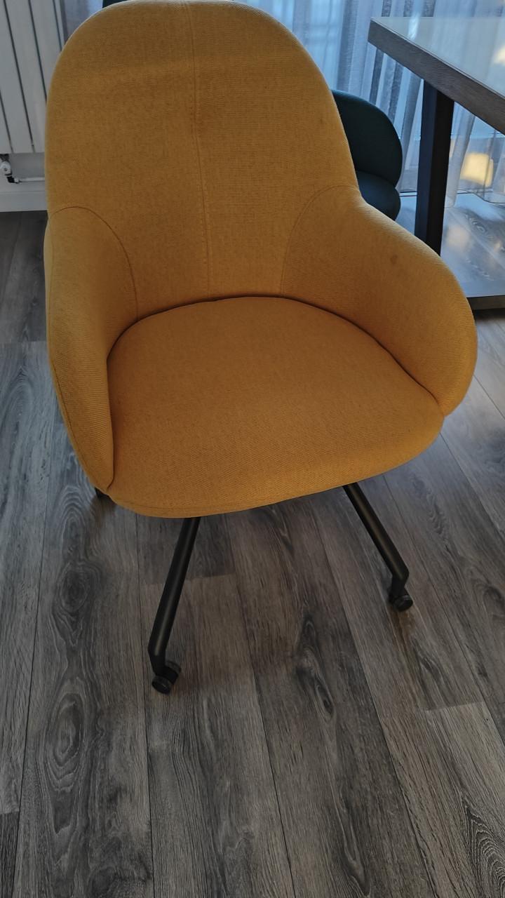 Eettafel met 6 stoelen